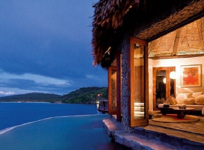 9894_item11.rendition.slideshowWideHorizontal.laucala-fiji-overwater-residences