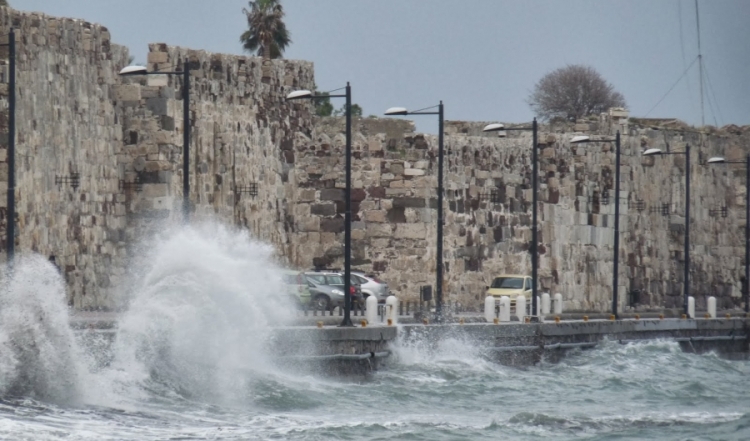 ΣΥΡΙΖΑ: Ο Γ. Παππάς ήρθε με ελικόπτερο στην Κω,την ώρα που τραυματισμένοι συμπολίτες μας προσπαθούσαν να φτάσουν με ρυμουλκό