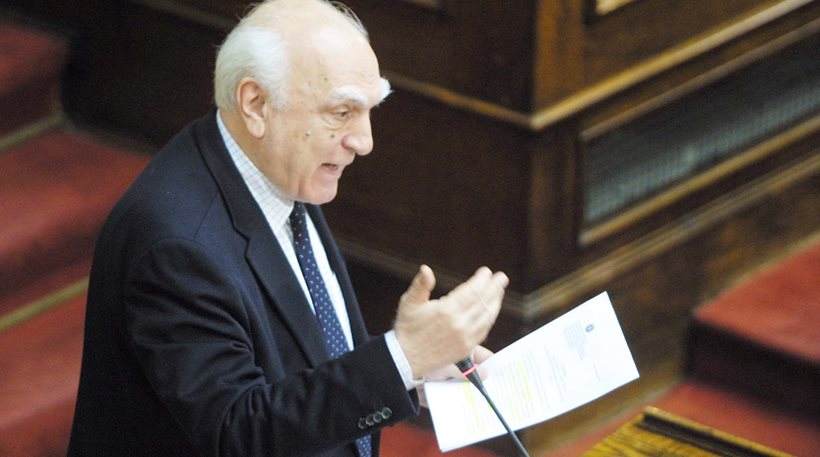 Έφυγε από τη ζωή ο πρώην υπουργός Λάμπρος Παπαδήμας