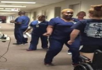 Δείτε πως αντέδρασε μια νοσοκόμα όταν παράλυτη ασθενής περπάτησε μπροστά της [βίντεο]
