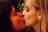 Διάσημες ηθοποιοί αντάλλαξαν ένα καυτό φιλί στο στόμα!(PHOTOS)