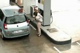Προσωπικές στιγμές σε…βενζινάδικα! [video]