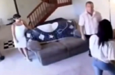 Υποπτευόταν ότι η γυναίκα του τον απατά- Δείτε τι ανακάλυψε όταν έβαλε κρυφή κάμερα στο σπίτι του [video]
