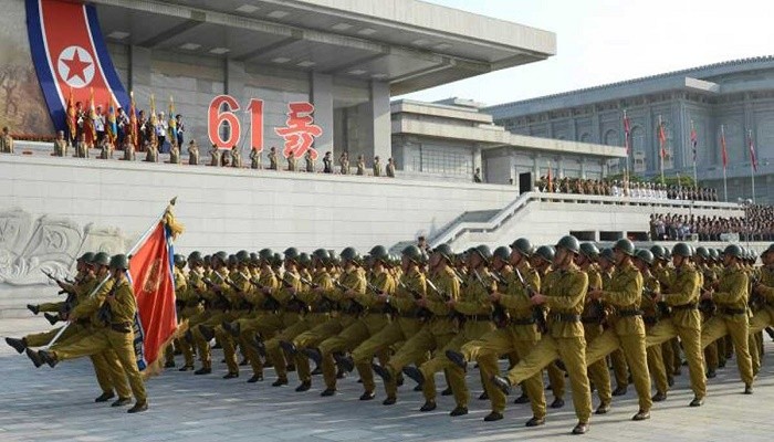 Ο Κιμ Γιονγκ Ουν αλλάζει και την ώρα στη Βόρεια Κορέα!