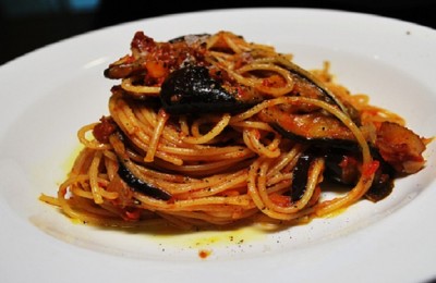 spaghetti-con-melanzane-e-pomodori-1-1