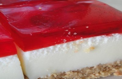 strawberry-marshmallow-cake-2